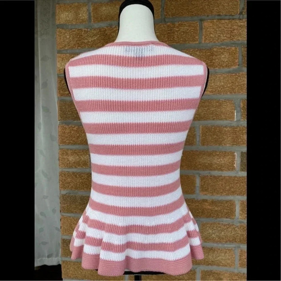 St. John vest mauve color sweater size small - Picture 5 of 11